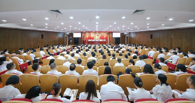 宜化集團(tuán)召開上半年生產(chǎn)經(jīng)營分析總結(jié)大會